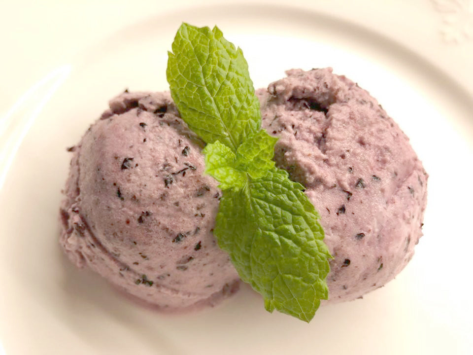 Bra recept på nyttig glass med blåbär